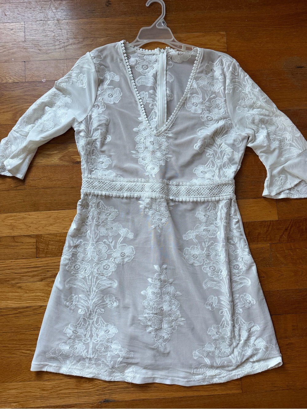 Women's White Embroidered V-Neck Dress size medium